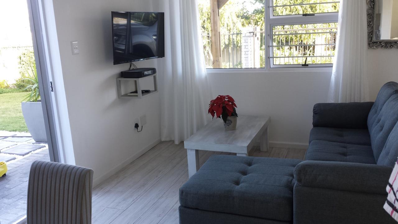 Апартаменты 29 Carissa Street Сомерсет-Уэст Экстерьер фото